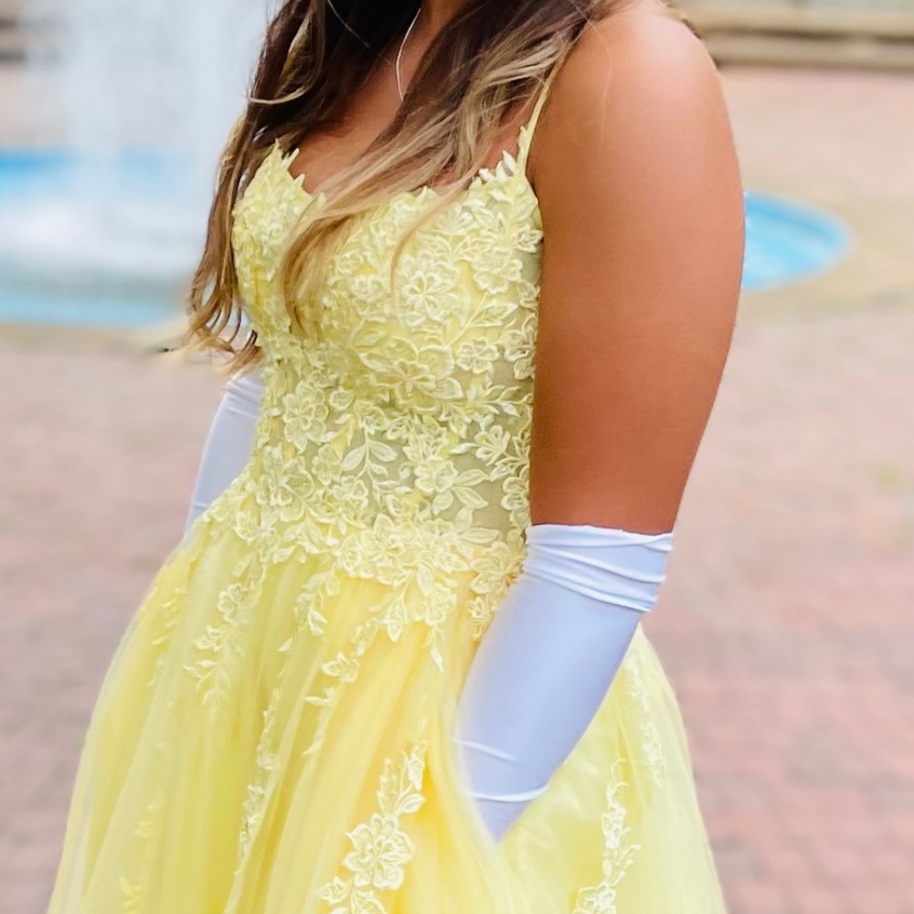 Sherri Hill Size 2 Yellow Gown